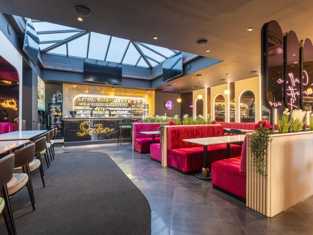 Seven restaurant 