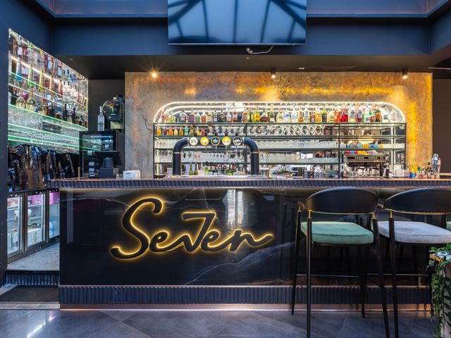 Seven restaurant 